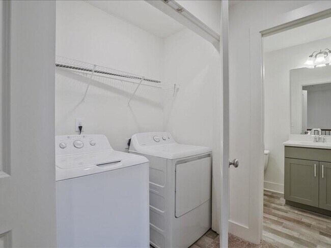 Building Photo - 6413 Shalks Xing Dr