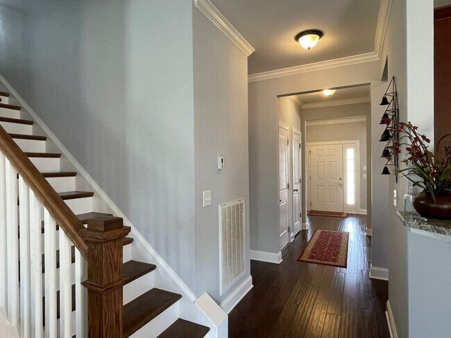 Building Photo - 1607 Southhampton Way