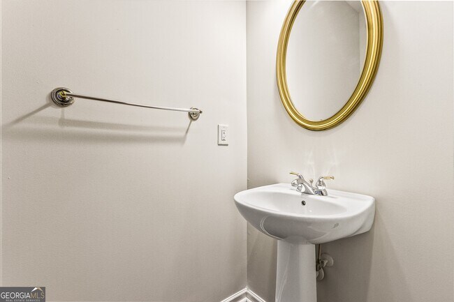 Building Photo - 558 Musical Ct