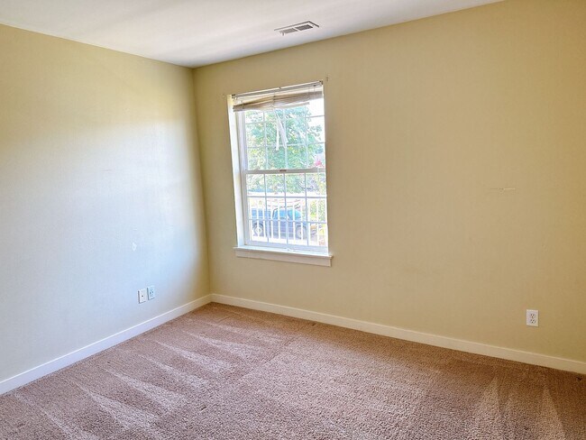 Building Photo - 3035/3037 Pacific St