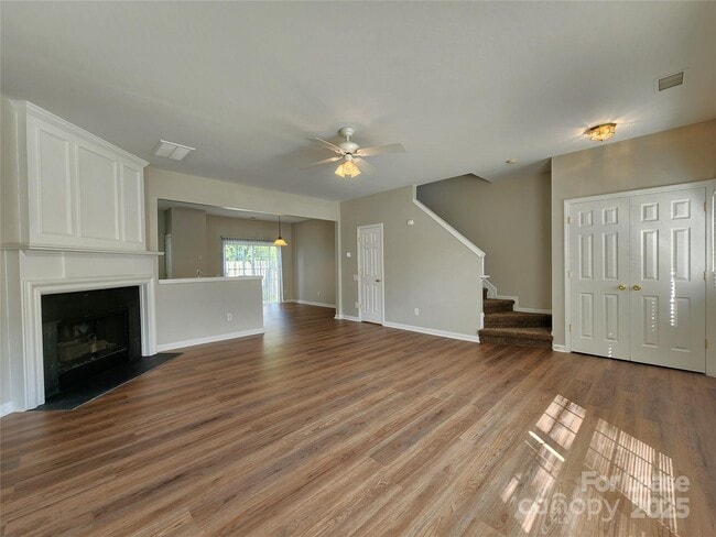 Building Photo - 3242 Mannington Dr