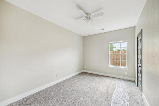 Building Photo - 301 Owens St