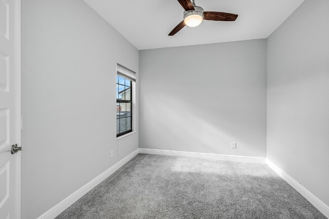 Building Photo - Live in the gorgeous, desirable Arrivas Vi...