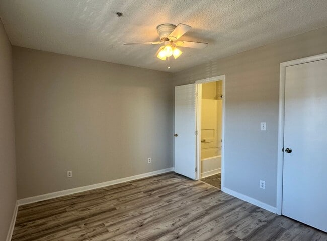 Building Photo - 1 Private Bedroom + Bathroom in Shared Con...