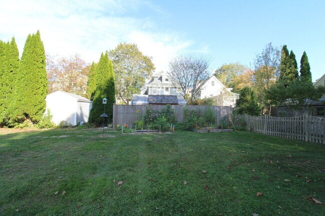 Building Photo - 285 Richards Ave
