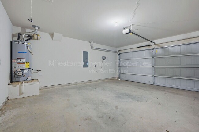 Building Photo - 2428 Montgomery St