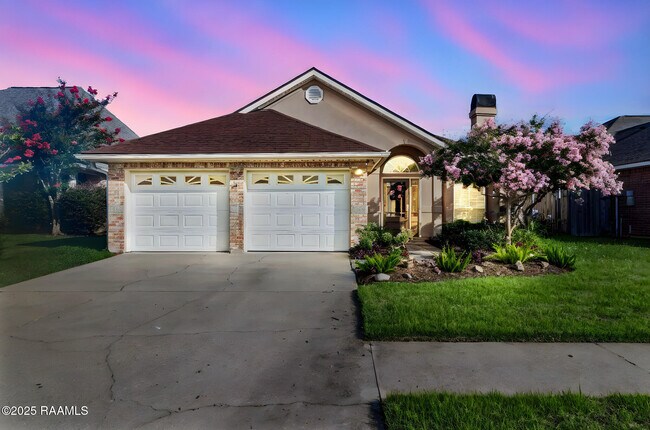 Building Photo - 141 Kingspointe Cir