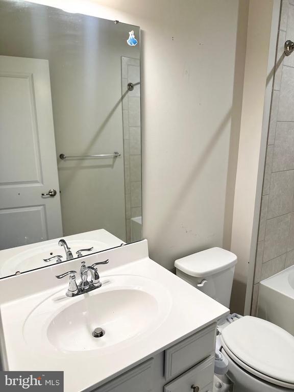 Building Photo - 514 Landing Dr