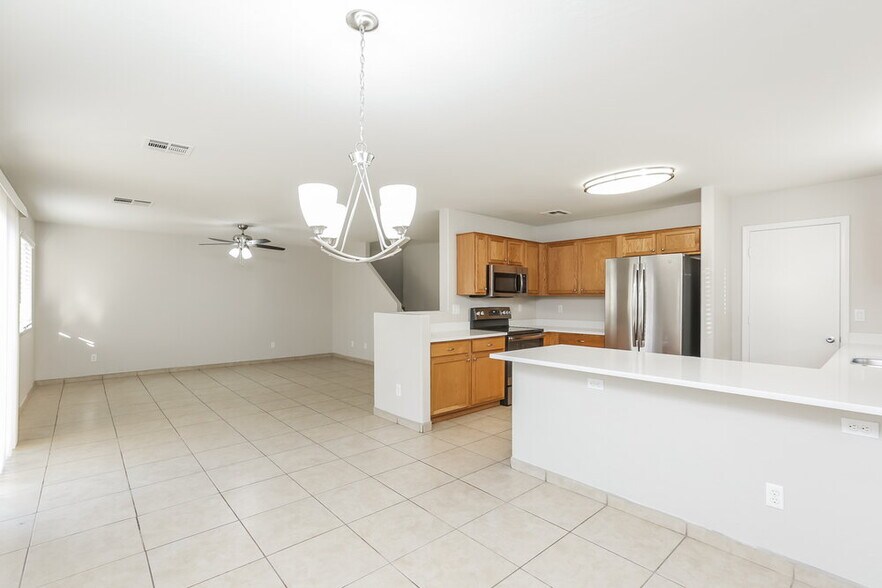 Building Photo - 10637 W Nez Perce St