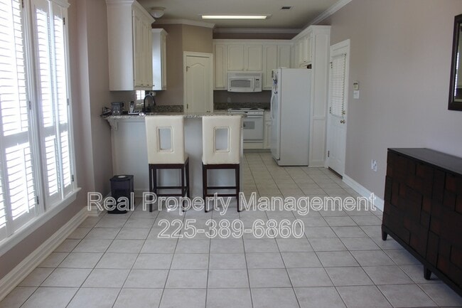 Building Photo - 3938 Garden View Dr