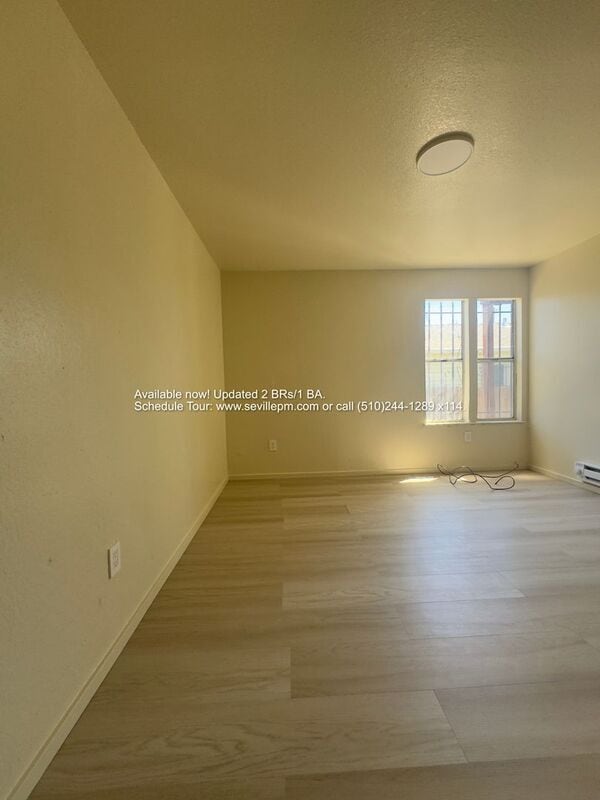 Building Photo - 5438 Holland St