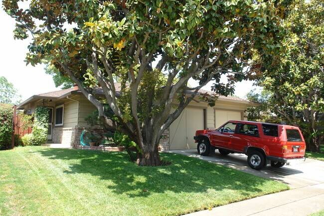 Primary Photo - 527-525 Westlake Dr