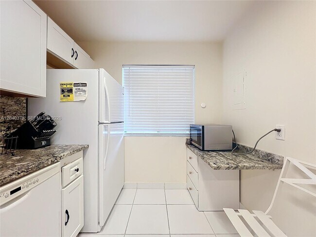 Building Photo - 4545 Luxemburg Ct