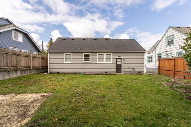 Building Photo - Charming 2 Bedroom Bungalow in North Portland