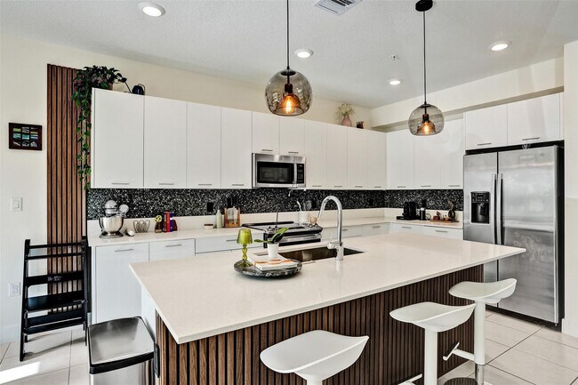 Building Photo - 8001 NW 41st St