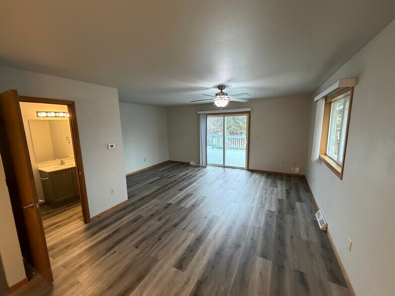 Building Photo - 113 Edwards St