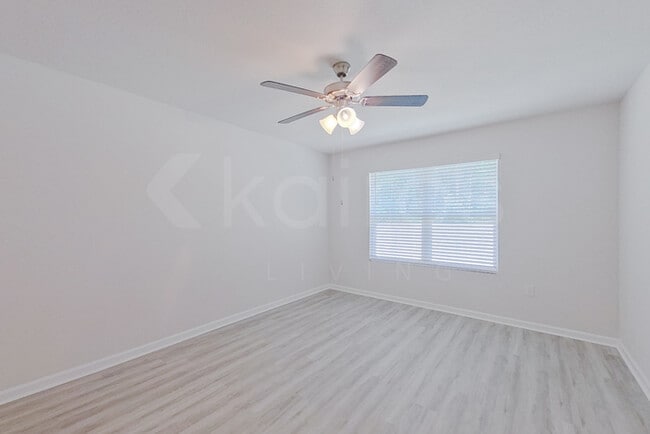 Building Photo - 341 Monarch Ln