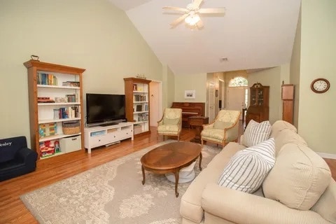 Building Photo - 241 Bainbridge Dr