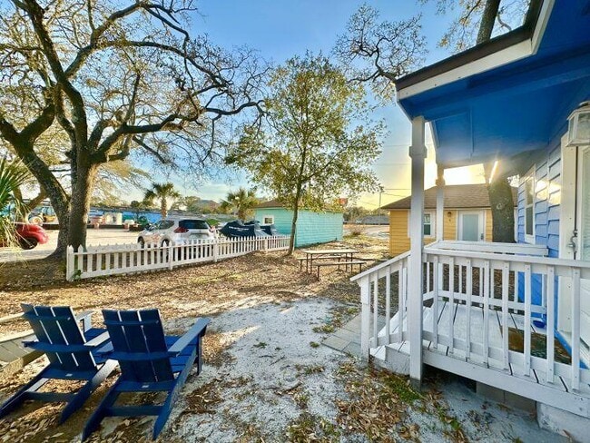 Building Photo - 229 Florida Blanca Pl SE