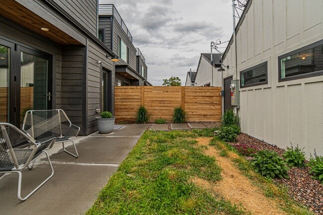 Building Photo - Luxury 3BD, 2.5BA Sloan's Lake Home with Top Floor Flex Room