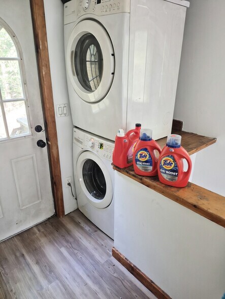 Building Photo - 17 King Arthur Dr