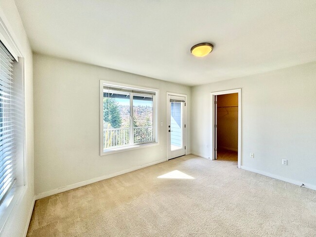 Building Photo - Private Bathroom for Each Bedroom