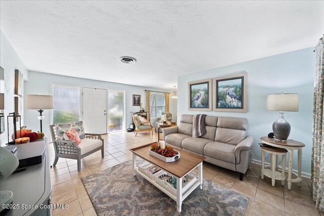 Building Photo - 317 Gemini Dr