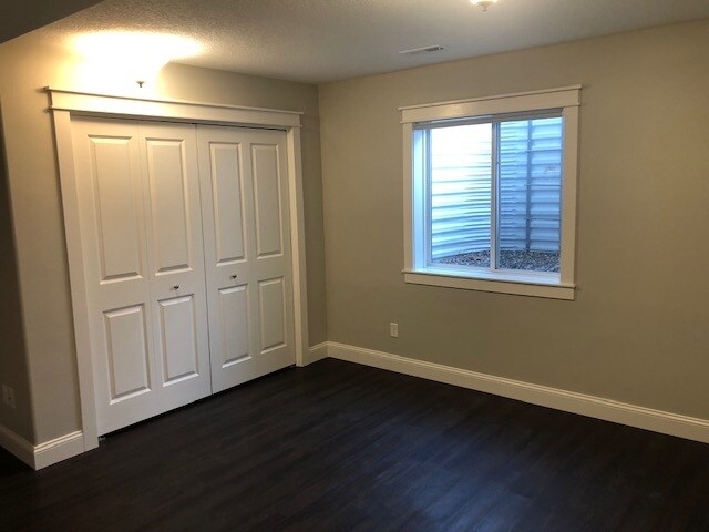 Building Photo - 3716 Marigold Dr