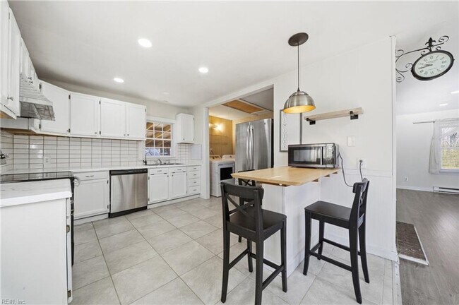 Building Photo - Charming 2 Bed, 2 Bath Home on Spacious Lot