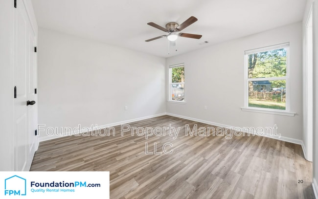 Building Photo - 1398 E Barton Ave