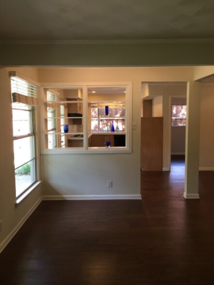 Building Photo - 211 Hanover Ln
