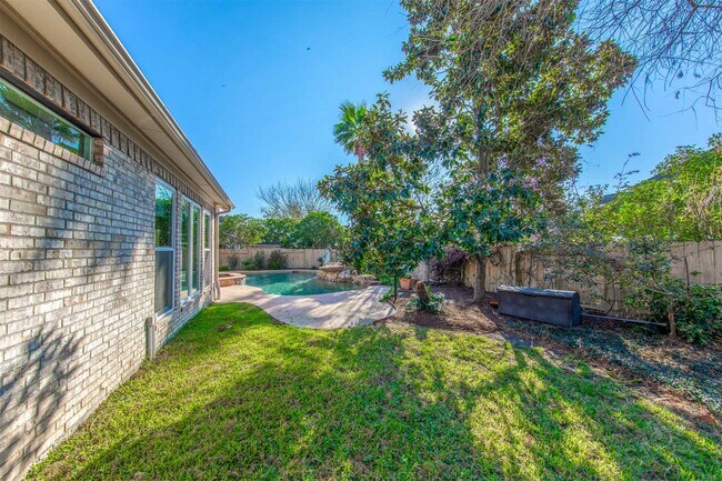 Building Photo - 22823 Roberts Run Ln