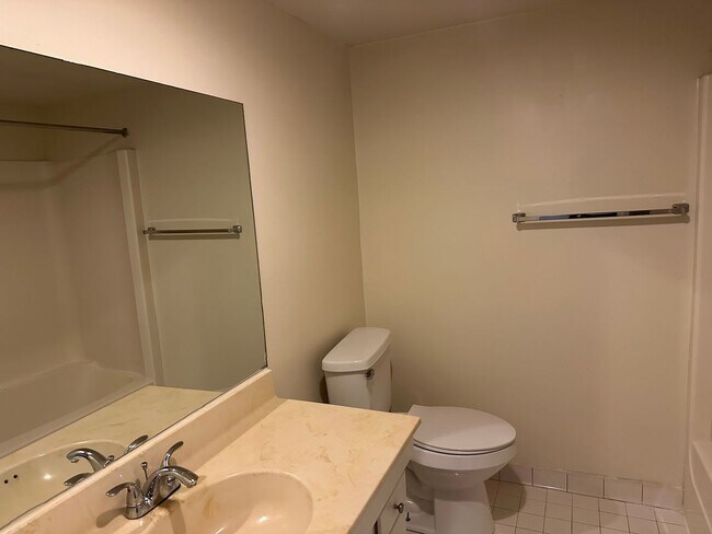 Building Photo - 500 Umstead Dr