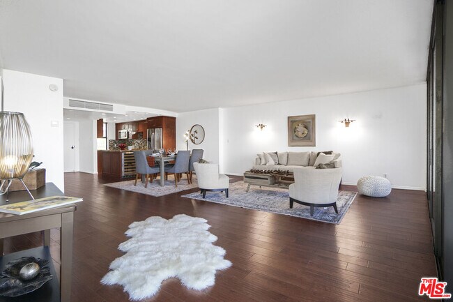 Building Photo - 4316 Marina City Dr