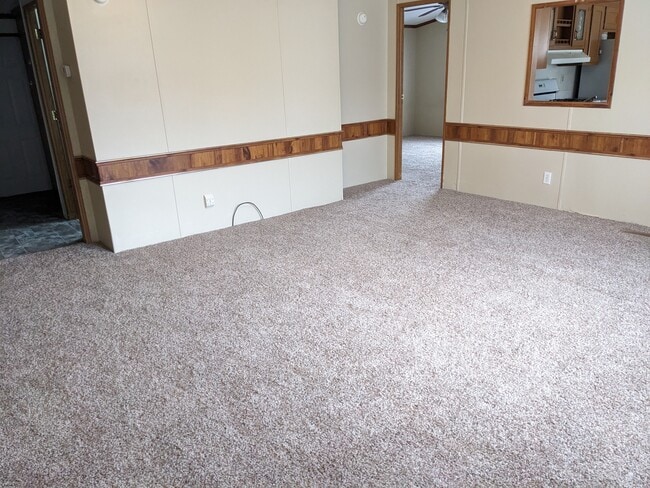 Building Photo - 2611 W Oxberry St