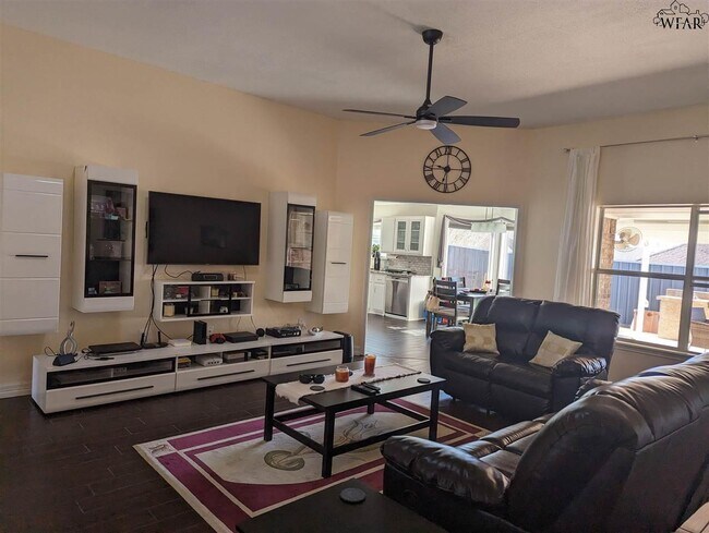 Building Photo - 5105 Carlene Dr