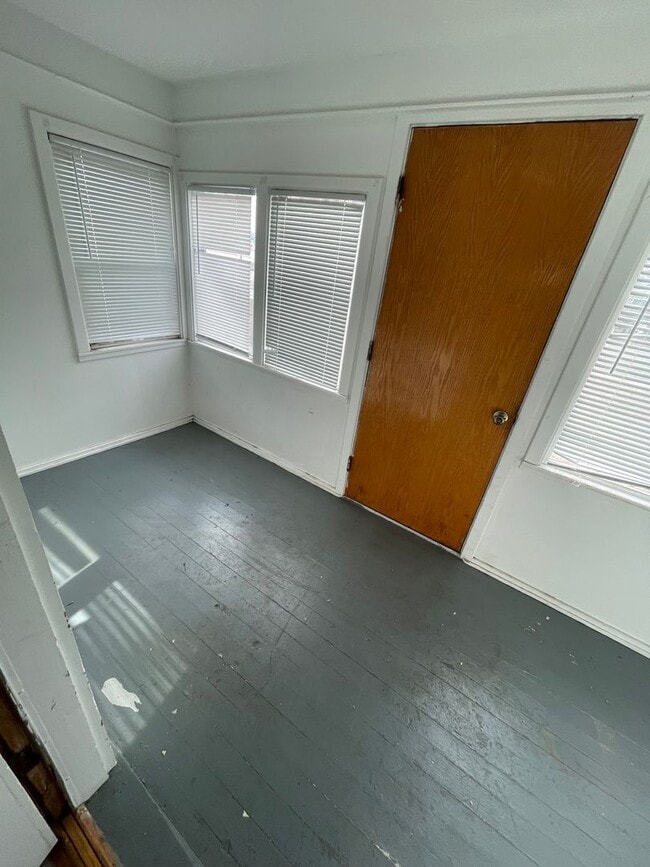 Building Photo - Cute 1 bedroom house! Located near Ta Ha Zouka Park!  Bonita casa de 1 dormitorio. ¡Ubicada cerca...