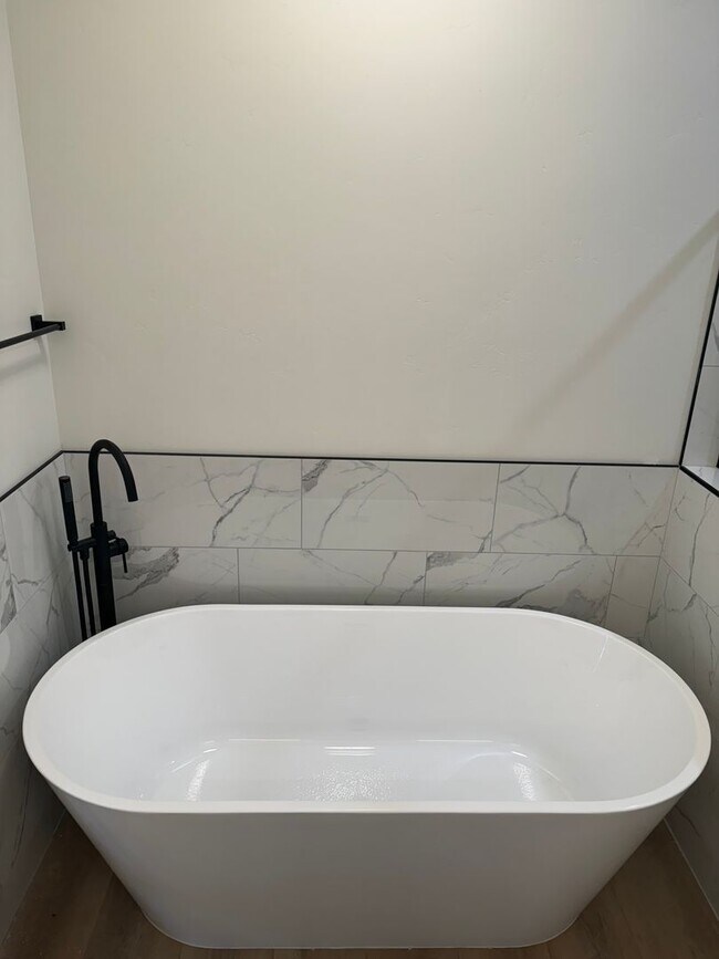 Building Photo - TWIN HOME FOR RENT IN SUGAR CITY - 3 BEDROOMS 2 FULL BATHROOMS