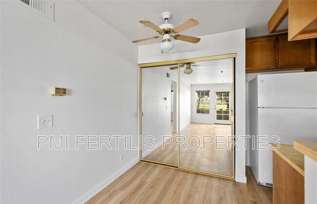 Building Photo - 18242 Parkview Ln