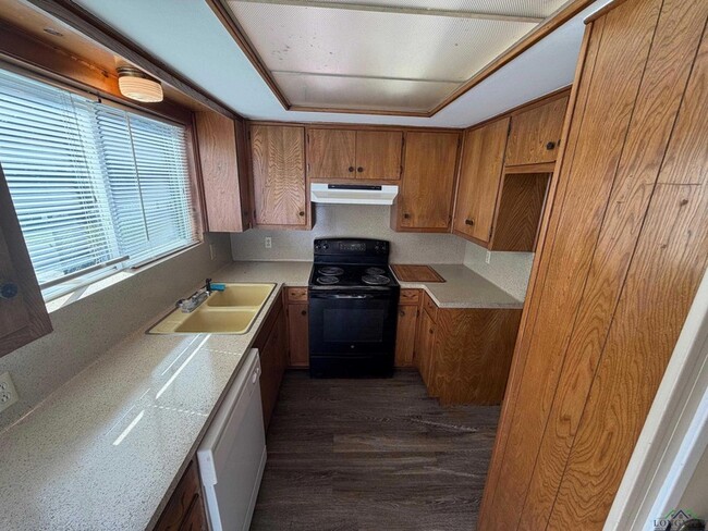 Building Photo - 1114 E Fairmont St