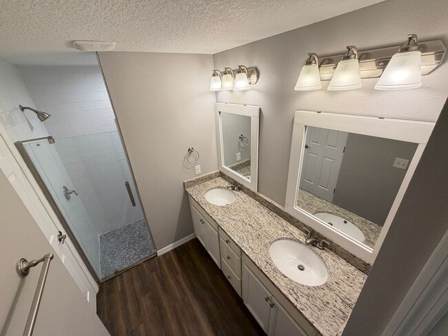 Building Photo - AWESOME 3/2 w/ office HOME in Deltona! You need to check this out!