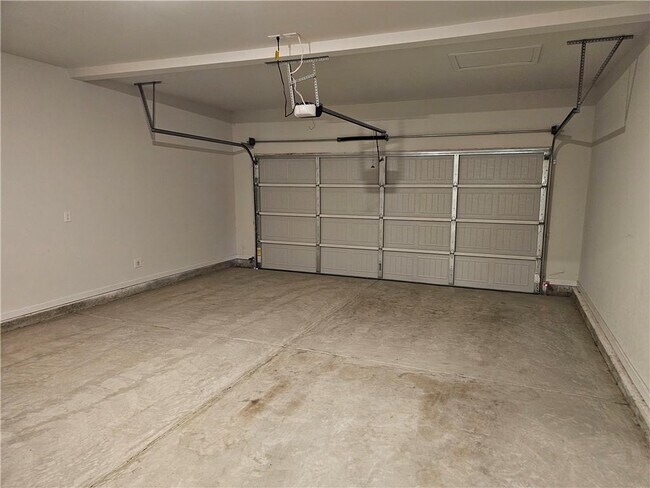 Building Photo - 7875 Tiberon Pkwy