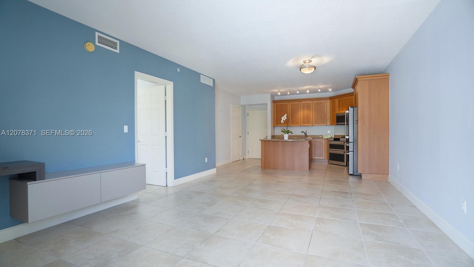 Building Photo - 55 Merrick Way