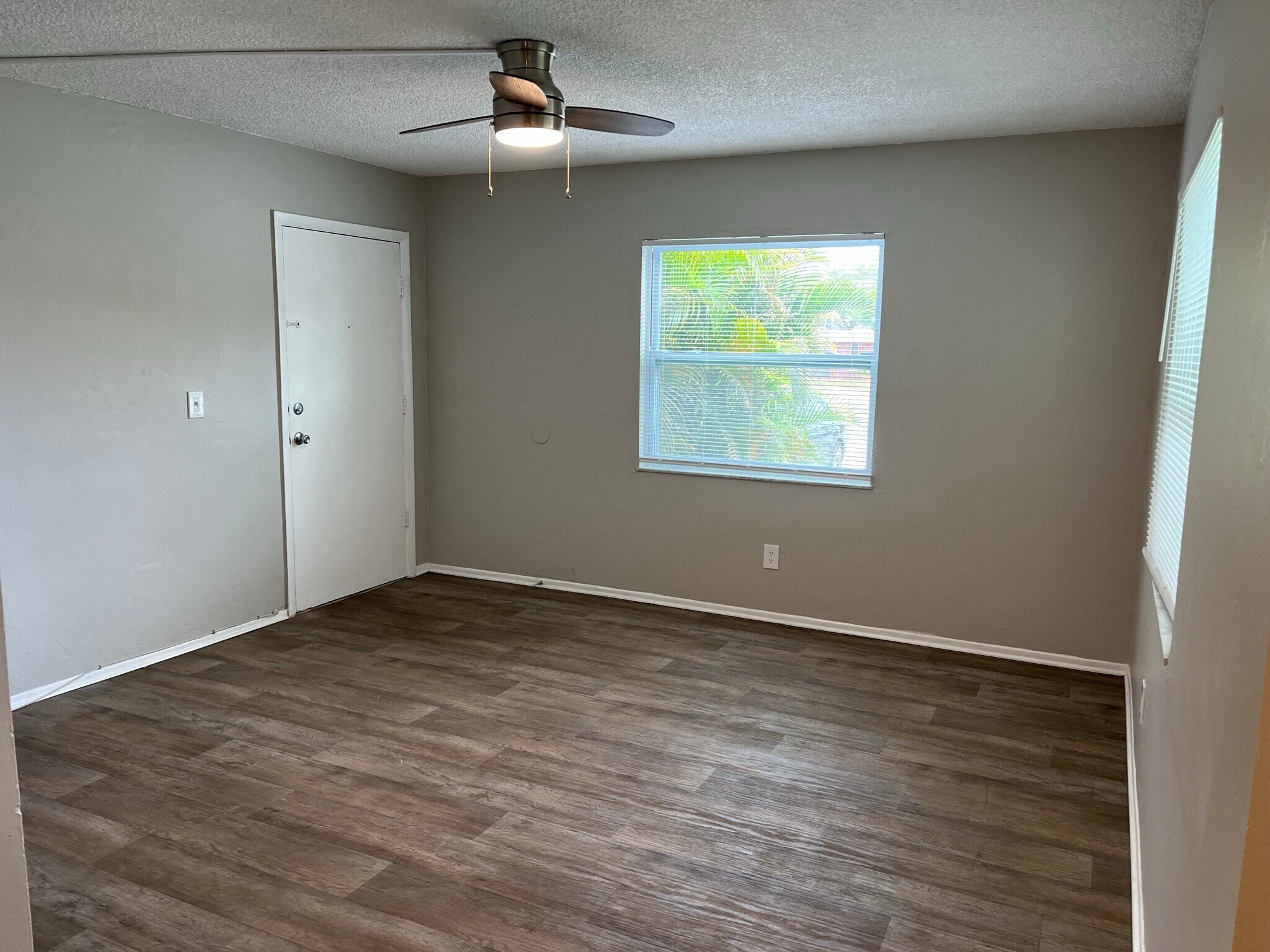 Building Photo - 1 Bed/1 Bath - Unit C1