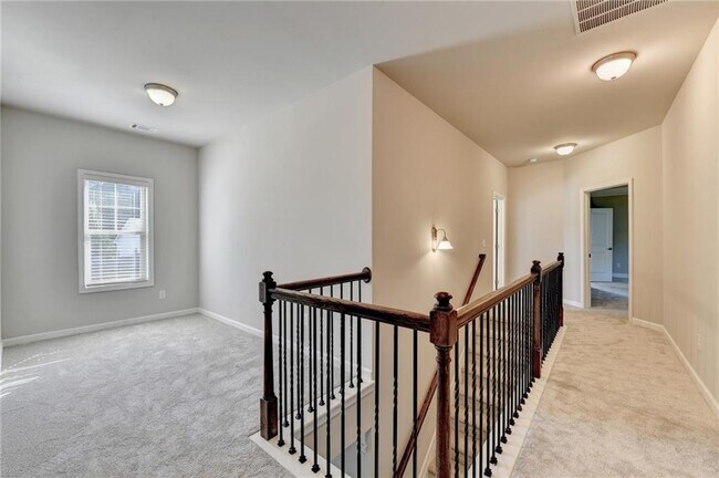 Building Photo - 3860 Grandview Manor Dr