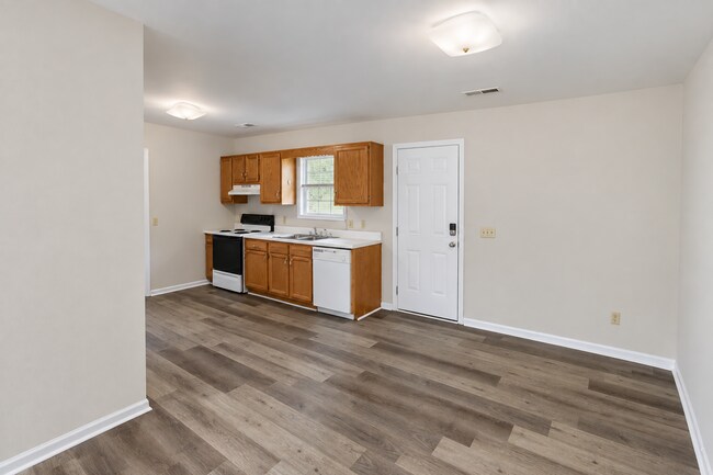 Building Photo - 424 Blake Cir
