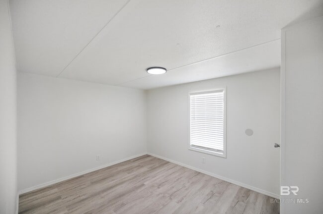 Building Photo - 16869 Lea Cir