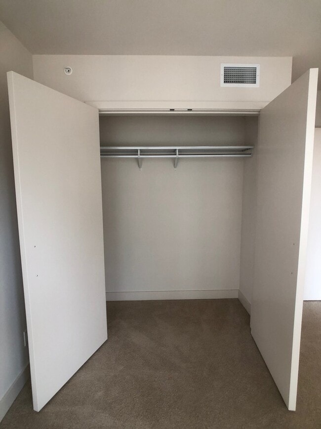 Building Photo - Insignia View - 2 Bedroom / 1.75 Bath w/ O...