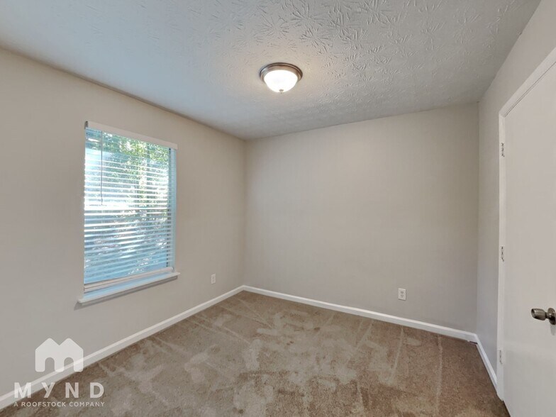 Building Photo - 255 Marcliff Ct