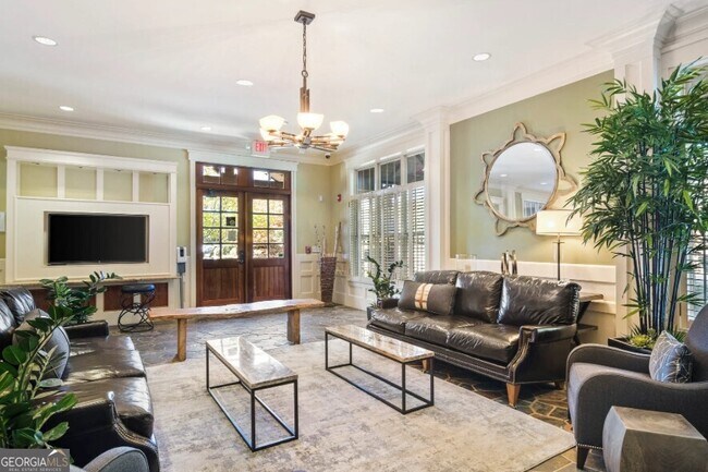 Building Photo - 1740 Century Cir NE